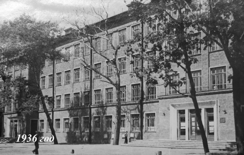 Ленинградский проспект, 46. Школа № 150. Источник: http://school-152-museum.ru/istorya_shkoly/