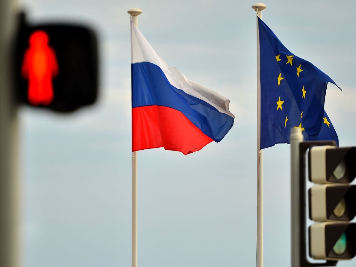    Флаги России и ЕС© РИА Новости / Владимир Сергеев