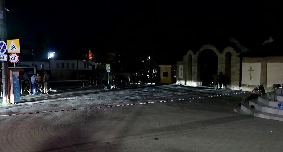    Злоумышленники напали на два православных храма, синагогу и пост ДПС в Дербенте и Махачкале. Стоп-кадр с видео, предоставленного Национальным антитеррористическим комитетом / РИА «Новости»