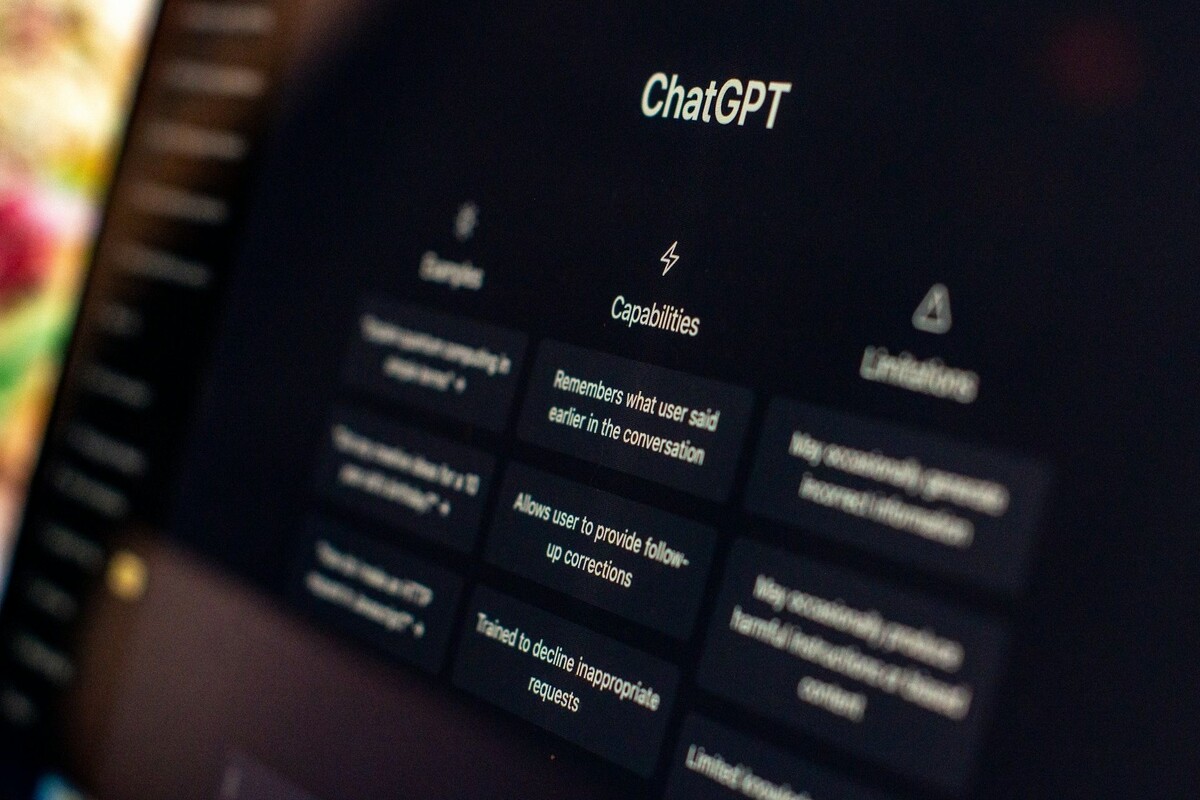 Технический директор компании OpenAI Мира Мурати пообещала представить чат-бот ChatGPT нового поколения с интеллектом уровня доктора наук Представитель OpenAI отметила быстрое развитие возможностей...