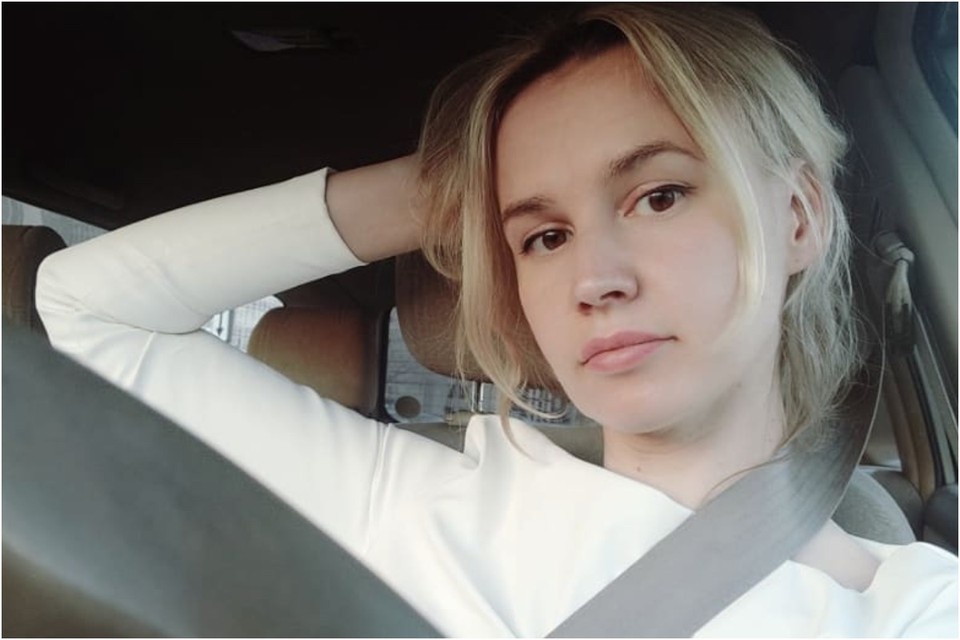    Любовь Томирис рискнула собой, пытаясь спасти сбитого на трассе под Красноярском медвежонка. Фото: тг-канал Центра охраны дикой природы "Инстинкт".