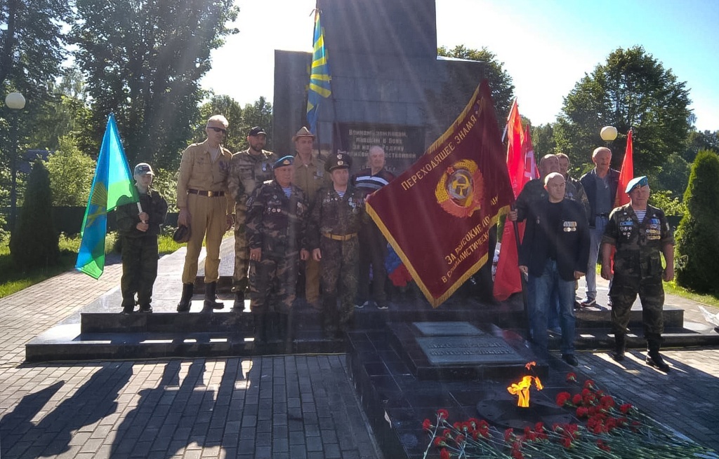 За 3 дня – 14 муниципалитетов. В Тверской области прошёл автопробег по дорогам войны