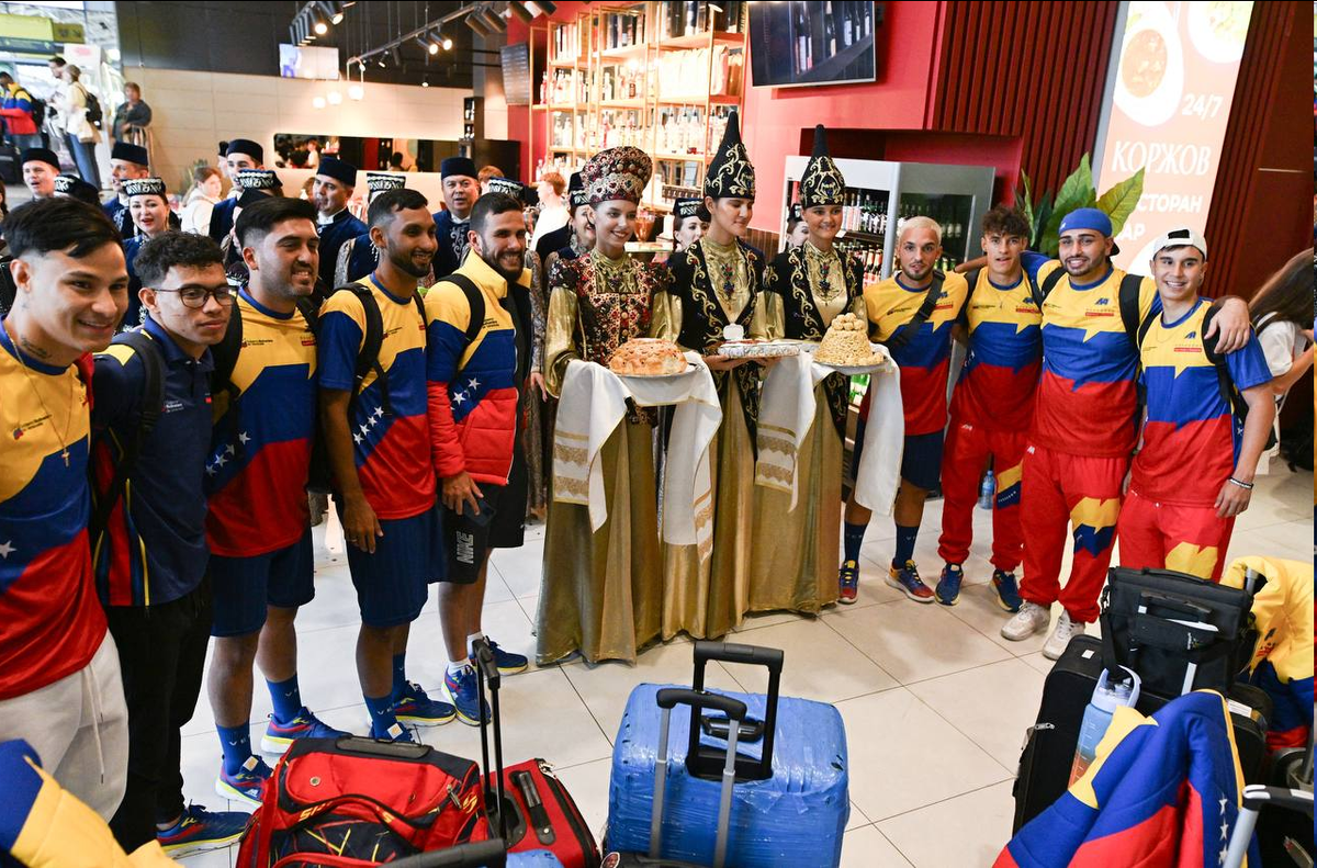 Команда Венесуэлы добралась таки до Казани, несмотря на дальний путь. Фото предоставлено организаторами турнира