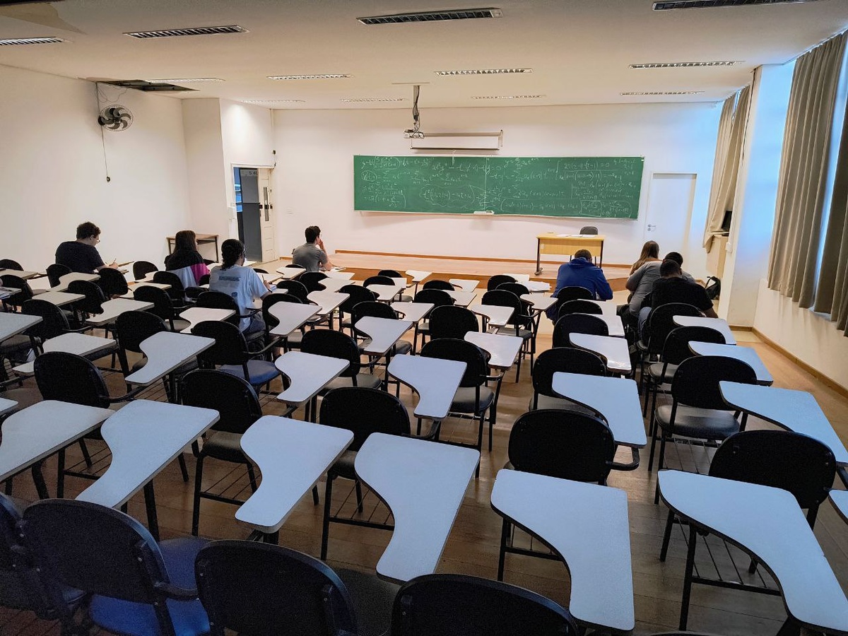 Дифуры во время забастовки.