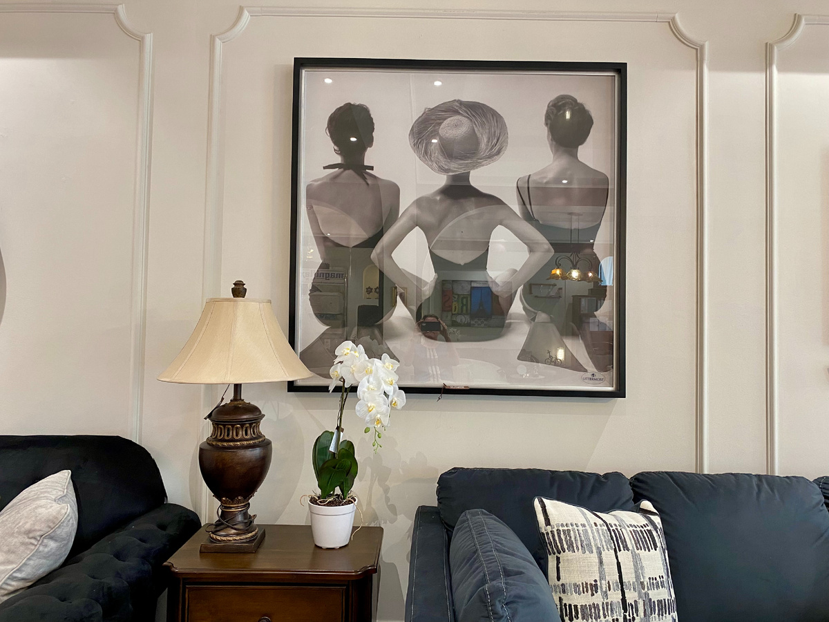 Модный принт "Женские купальники 1959г." от американского бренда Uttermost в салоне Blomer 