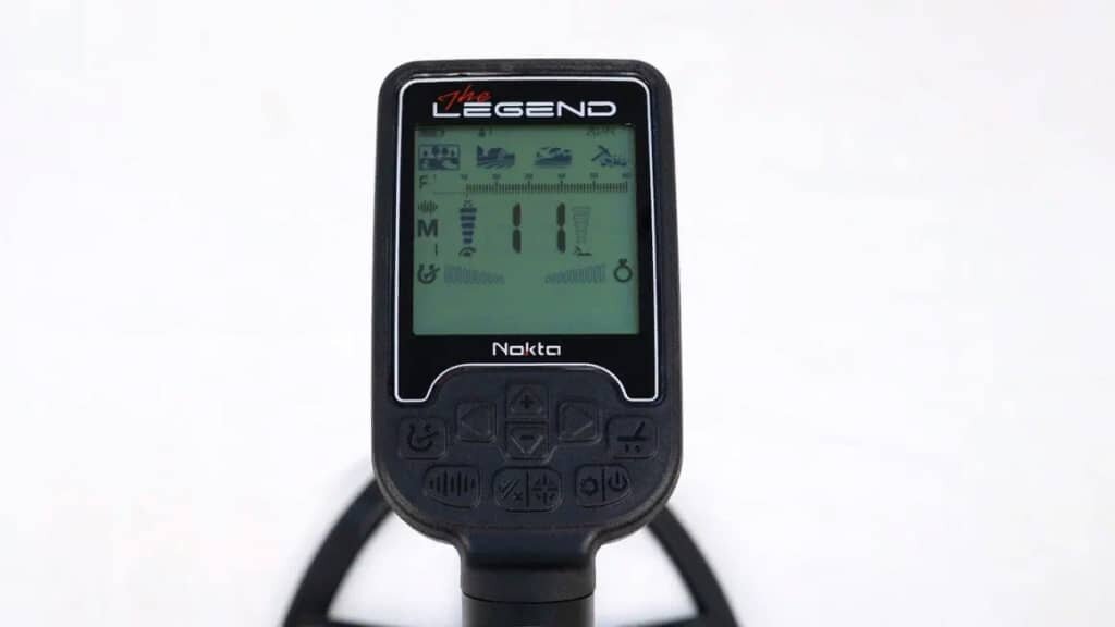 Блок управления с крупным экраном остался без изменений