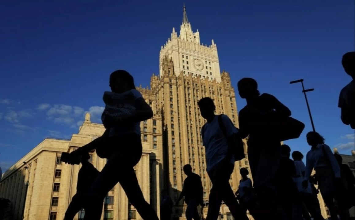    МИД: Москва расширила список представителей ЕС, которым запрещен въезд в Россию