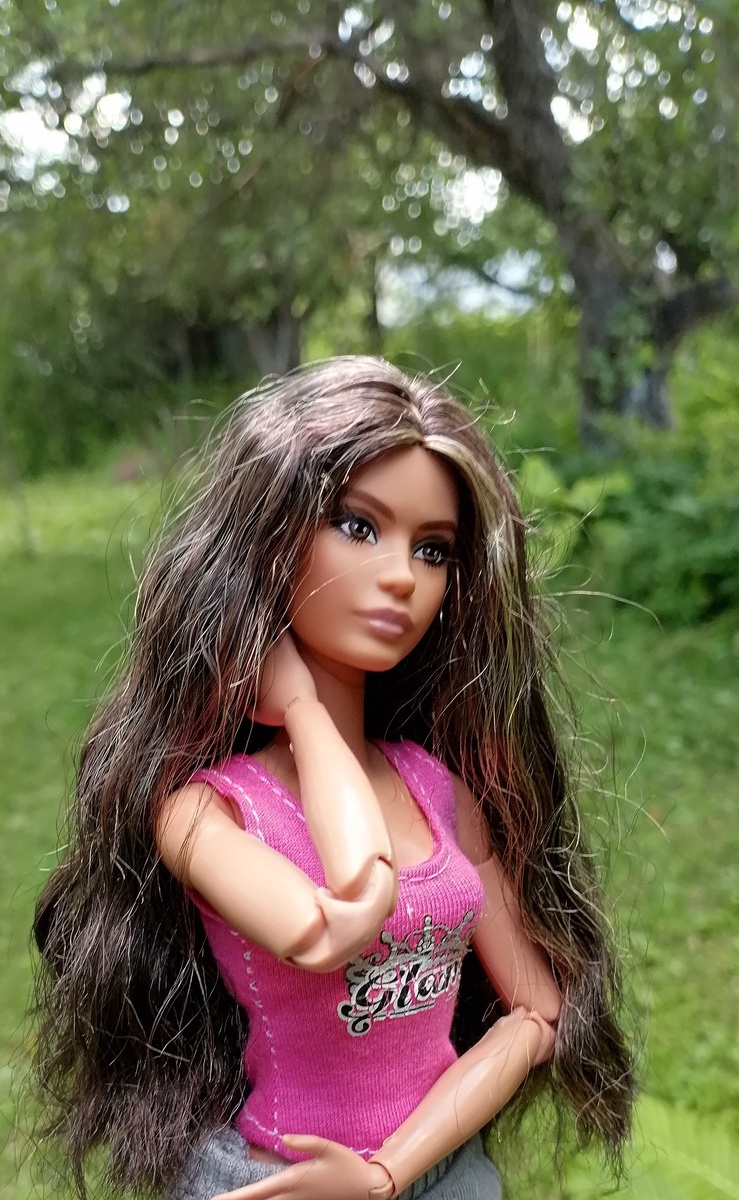 Лина на фоне яблони) Фото автора