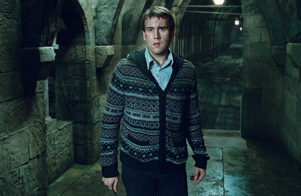 Кульминационным моментом Битвы за Хогвартс стала дуэль между Гарри и Волдемортом, из которой Избранный вышел победителем.-2