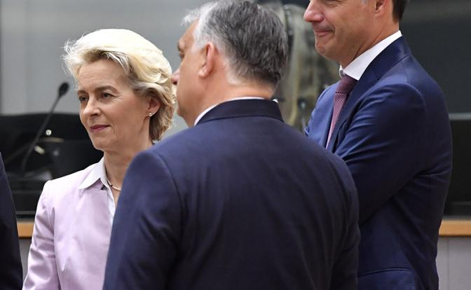 С призывом сменить Урсулу фон дер Ляйен на посту председателя Еврокомиссии (ЕК) выступил венгерский премьер-министр Виктор Орбан. Причина — «низкая эффективность» работы чиновницы.