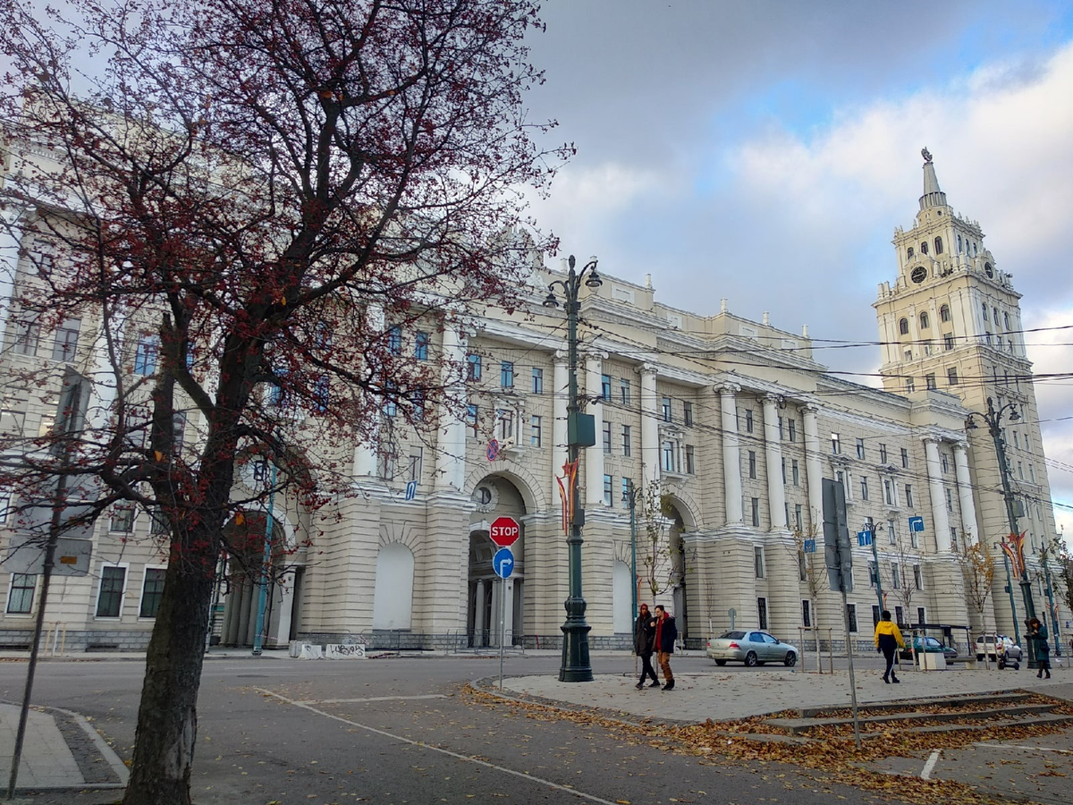 Здание управления ЮВЖД архитектора Троицкого. 13.11.2022. © Фотограф Семененко А. А. Ссылка обязательна.