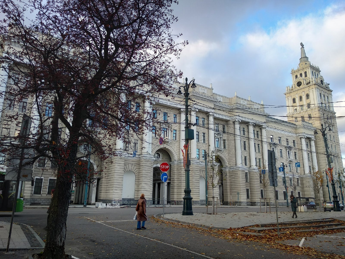 Здание управления ЮВЖД архитектора Троицкого. 13.11.2022. © Фотограф Семененко А. А. Ссылка обязательна.