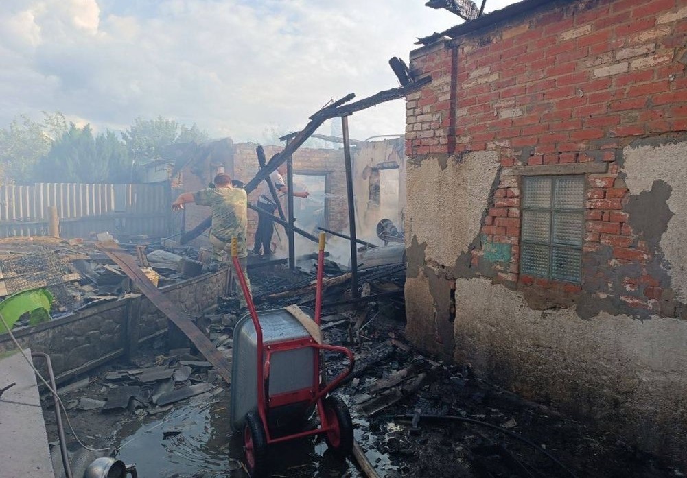 Несколько населенных пунктов Белгородской области подверглись атакам Вооруженных сил Украины. По предварительной информации, пострадавших среди мирного населения нет, источник – Телеграм-канал Настоящий Гладков