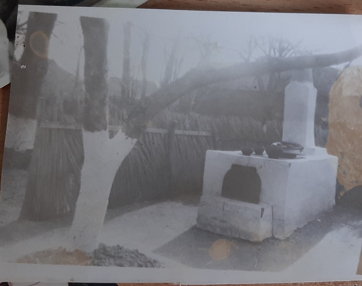 Моя праБабушка готовила кушать на этой печи в Кубанской станице в первой половине XX века