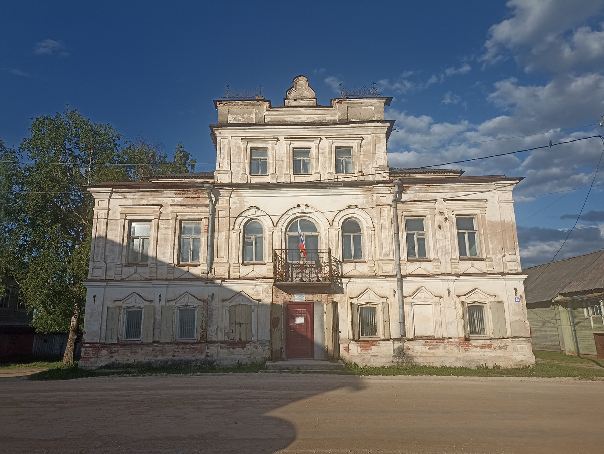 Каменный дом с дер. Ширяиха