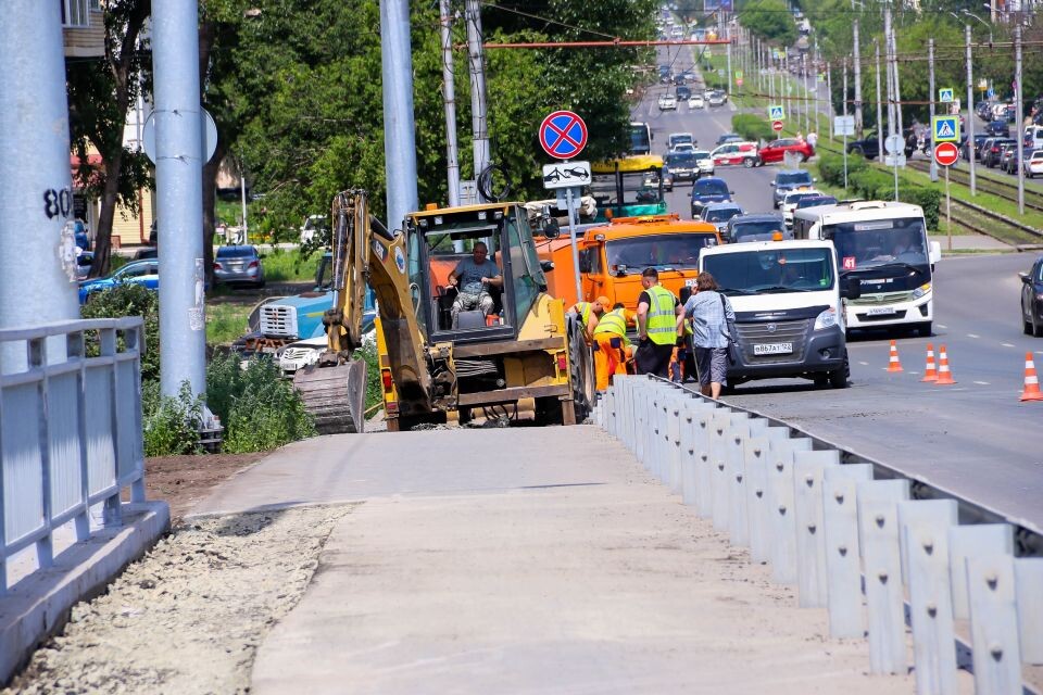    Мост на проспекте Ленина за неделю до завершения благоустройства. Источник: Виталий Барабаш