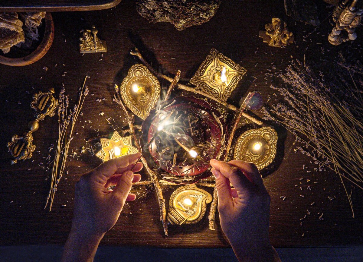 Как снимают порчу. (tarot9.ru)