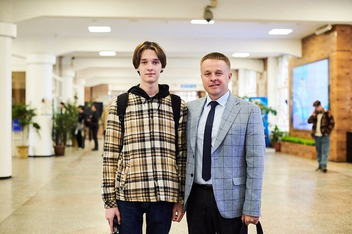    Сергей Ханаев с сыном Маратом