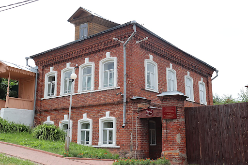 Музей Весниных в Юрьевце. Постройка XIX века, никаких трещин на фасаде дома нет