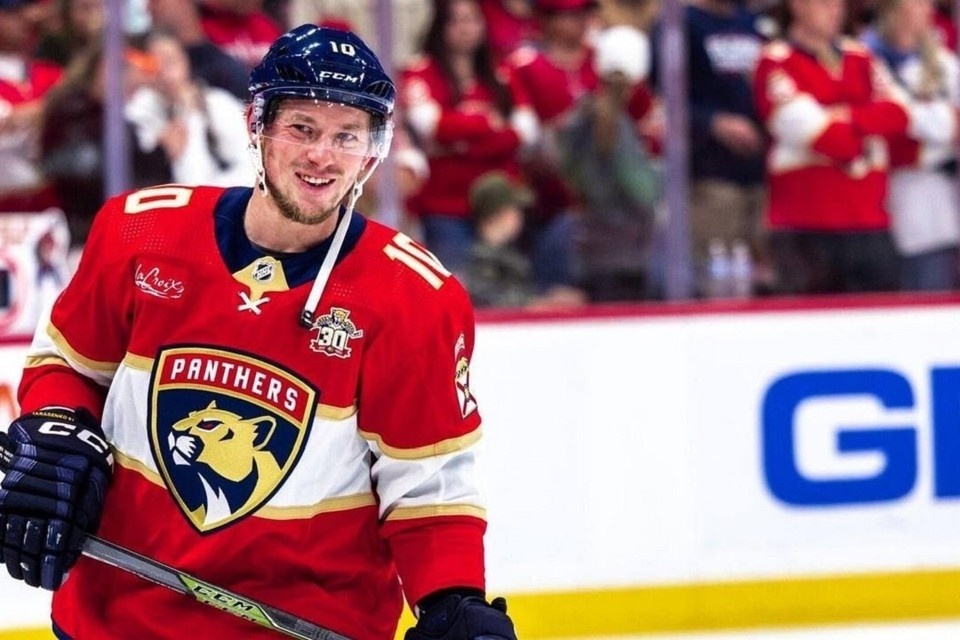    Новосибирский хоккеист Тарасенко стал двукратным обладателем Кубка Стэнли. Фото: ХК "Сибирь".