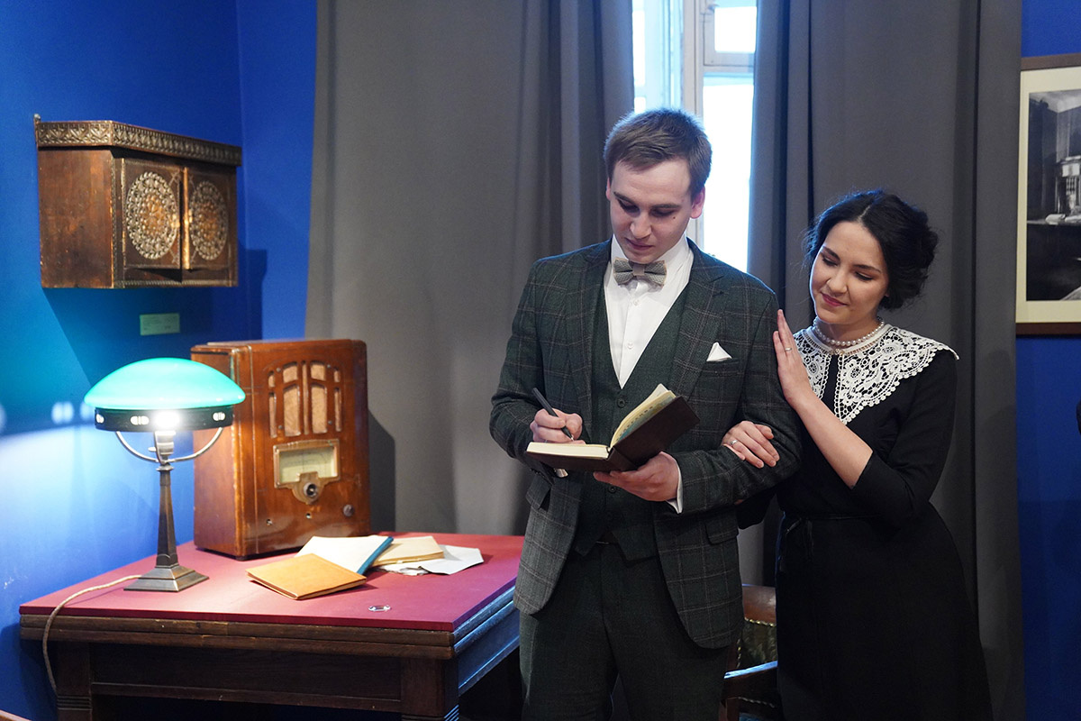 Пелагия Тихонова / Агентство «Москва»📷Экскурсия Алексея Хегая «Прогулка по коммунальной квартире» и театрализованное представление Московского молодежного театра под руководством Вячеслава Спесивцева в «Нехорошей квартире» — музее Михаила Булгакова.