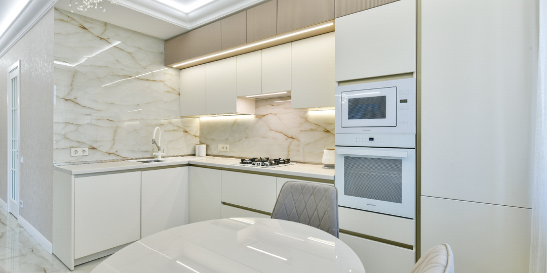 Дизайн зала в светлых тонах: интерьер гостиной в светлых оттенках