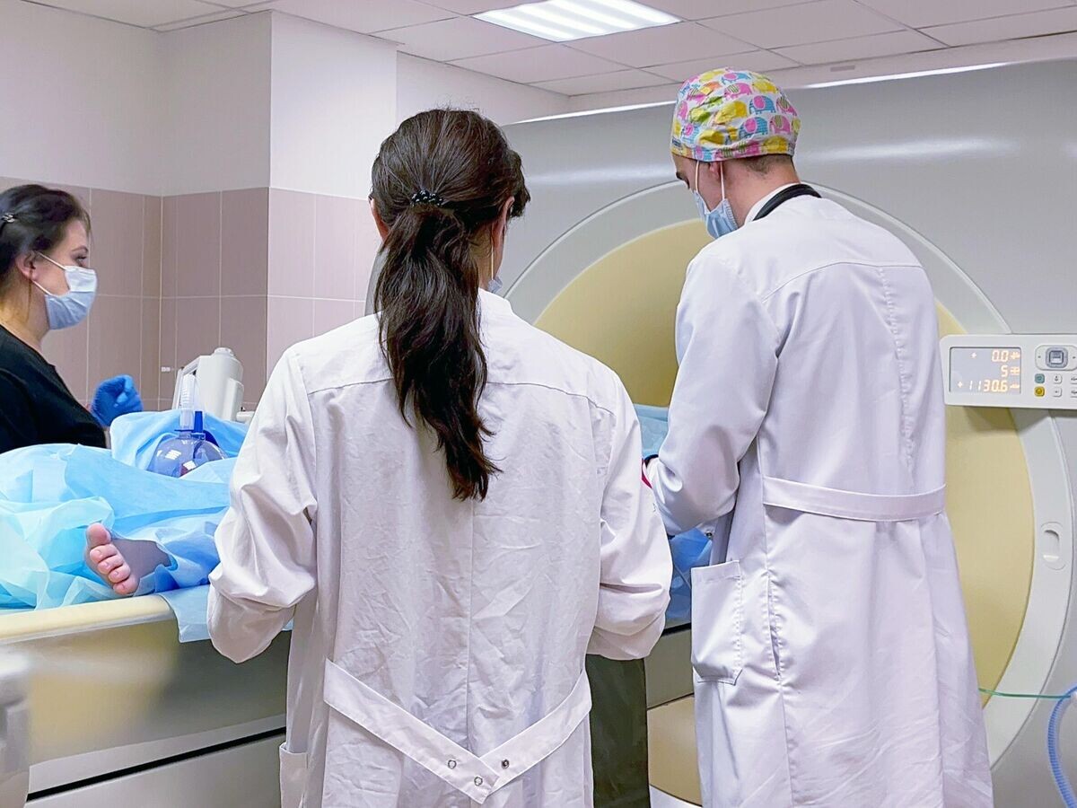    Пострадавших при атаке на Севастополь детей доставили в Москву © РИА Новости / пресс-служба Минздрава РФ