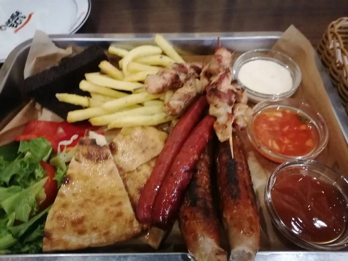 Скромный обед в ресторане Шашлыкофф в Барнауле.