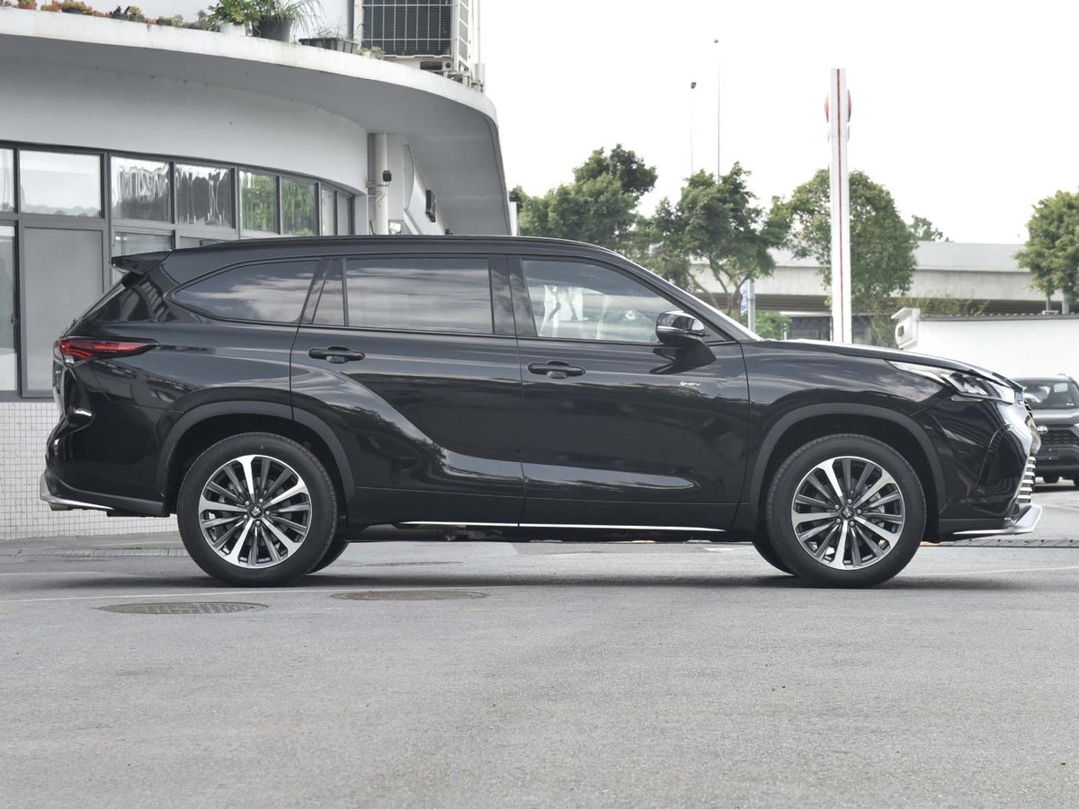 Toyota Crown Kluger