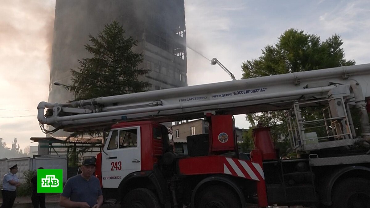    «Пламя все объяло и пошло вниз»: очевидцы рассказали о пожаре во Фрязине