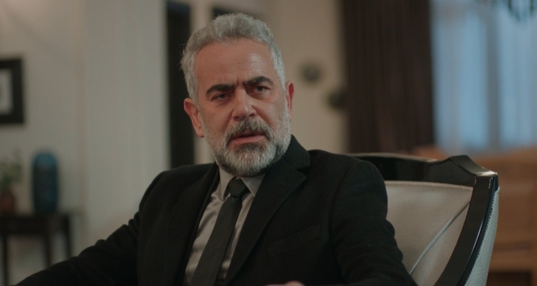 Стоп-кадр из сериала "Дикий"