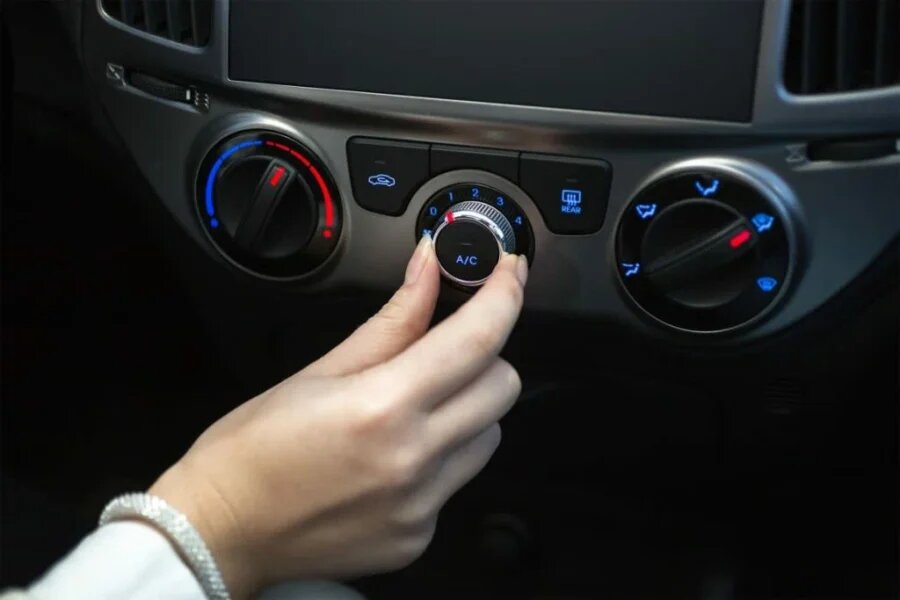 Летом, когда температура воздуха поднимается выше, использование кондиционера в автомобиле становится необходимостью для обеспечения комфорта водителя и пассажиров. С этим почти никто уже и не спорит.-2