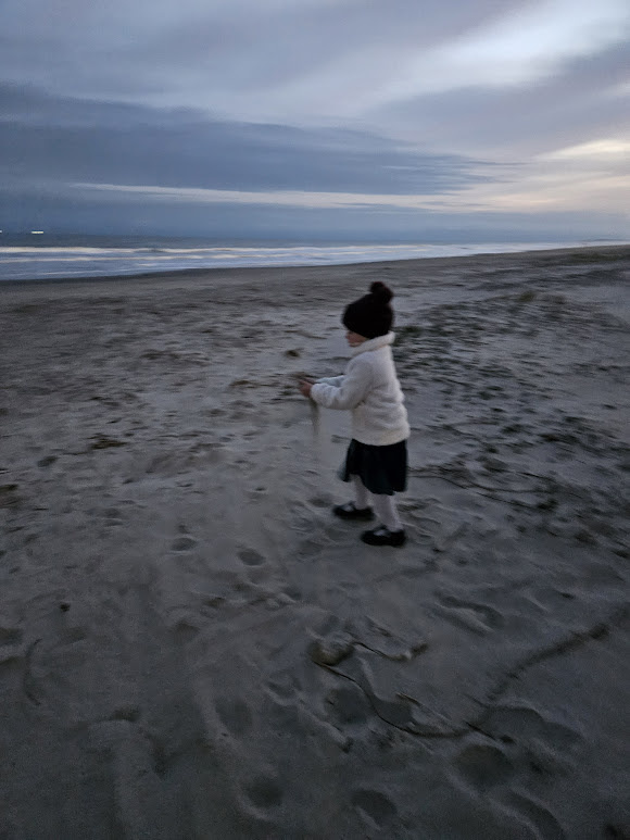 Белый песчаный пляж в Галвестоне. Фото автора канала "Босиком по обочине".