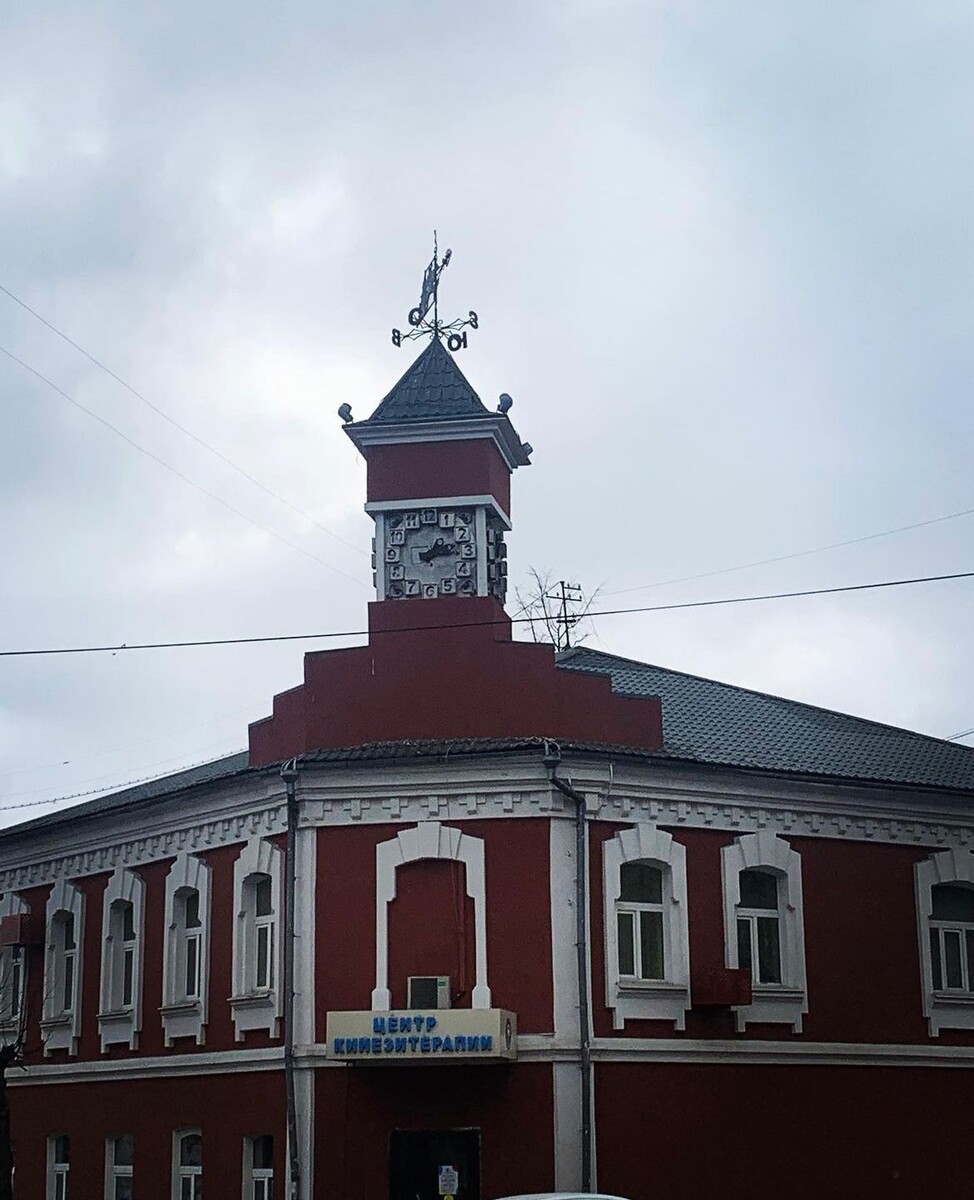 Клин. Магазин под часами © "Покажу Москву"