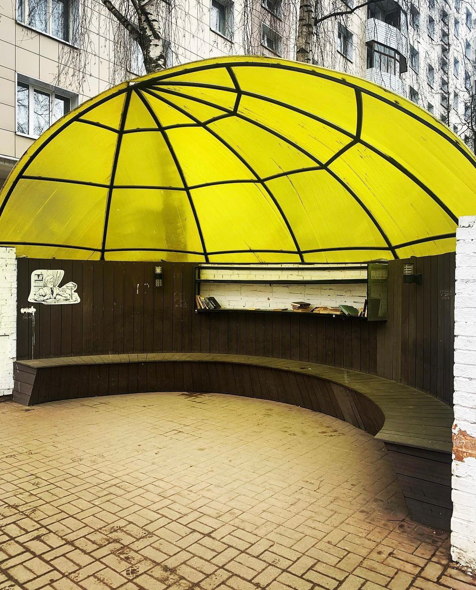 Клин. Остановка общественного транспорта © "Покажу Москву"