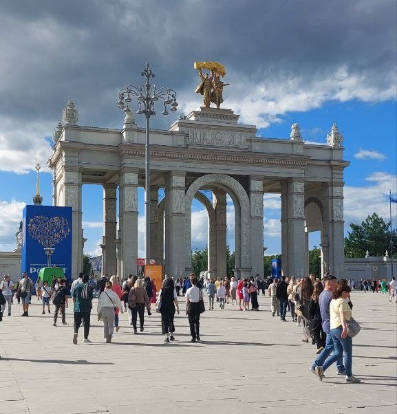 Главный вход на ВДНХ