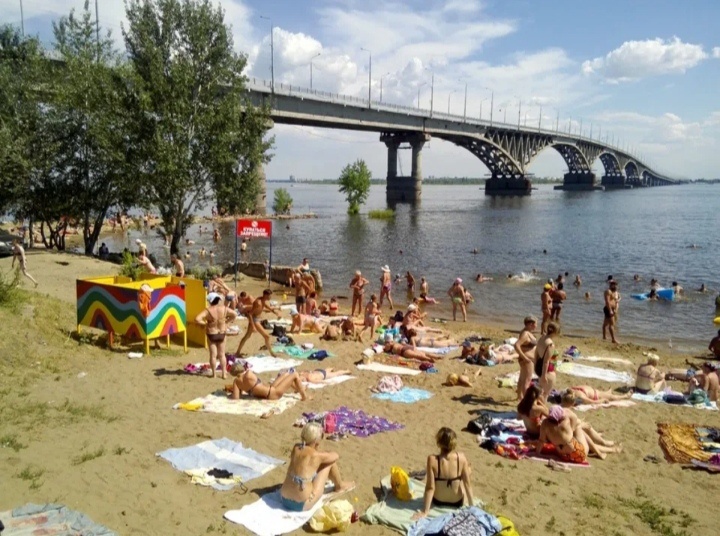 Другой саратовский пляж. Фото сегодняшнее, подружка в отпуске, только прислала. Чем плохо?