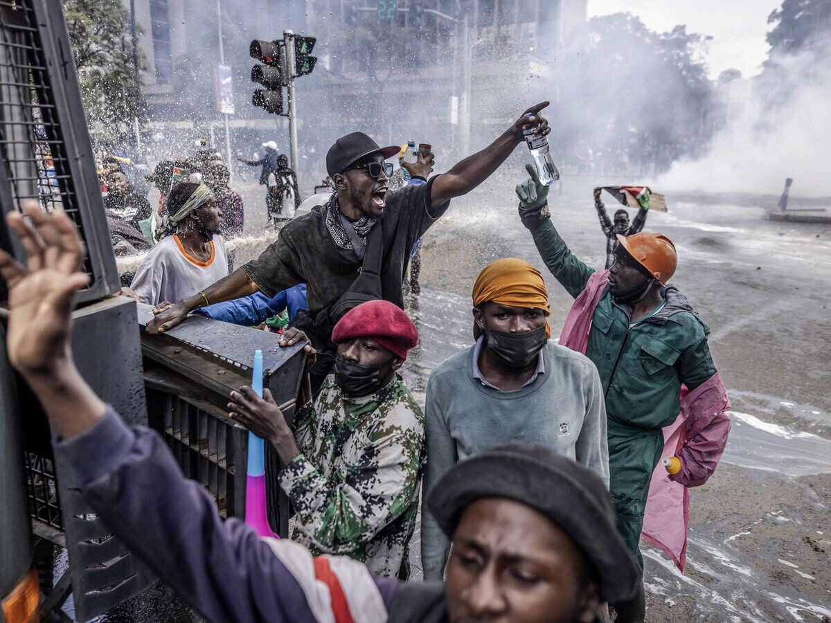 Участники акции протеста в Найроби, Кения © AFP 2024  Luis Tato.