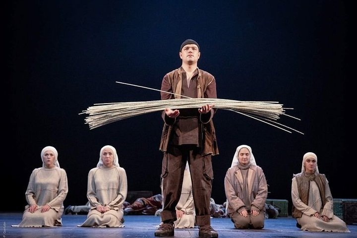 Также Камаловский получил приз за работу художника. Предоставлено пресс-службой Камаловского театар