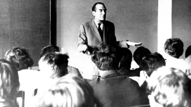 Алексей Леонтьев.