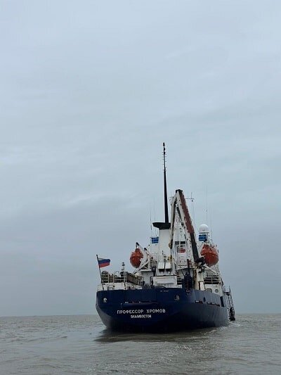 Вокруг тебя только ледники, океан и белый искрящийся снег