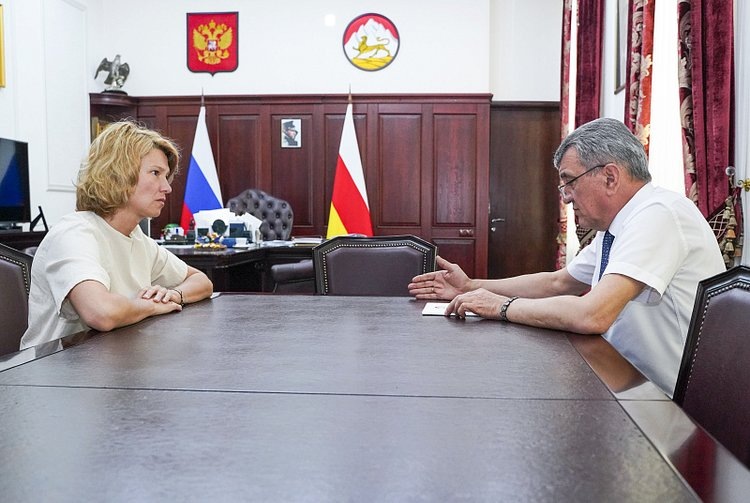    Оксана Лут обсудила направления развития АПК Северной Осетии с главой республики Сергеем Меняйло