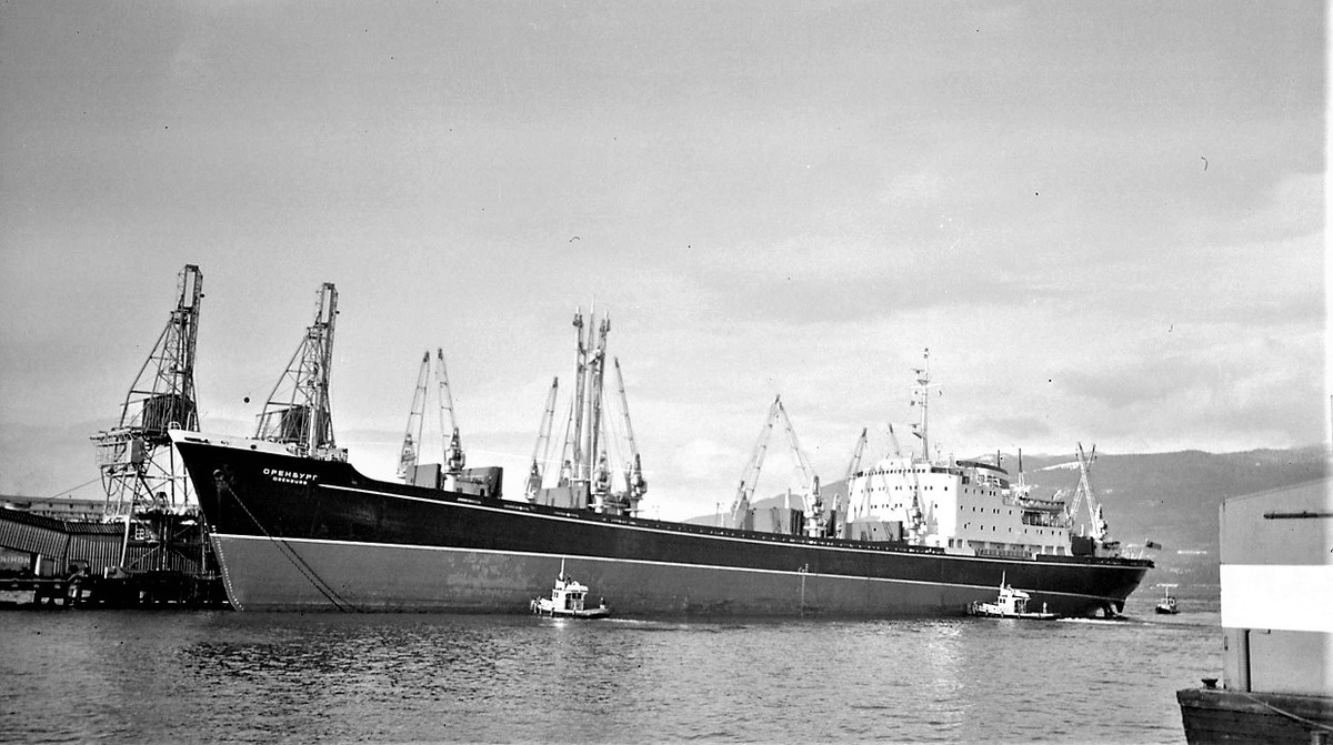 3. т/х "Оренбург" 1964 год в Ванкувере