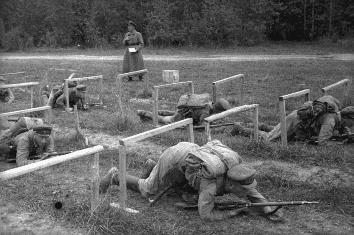 В исследовании событий 1941 года происходящих в районе Бреста есть два достаточно больших белых пятна. Даже не пятна, а два настоящих айсберга, о которых никто не рискует писать.