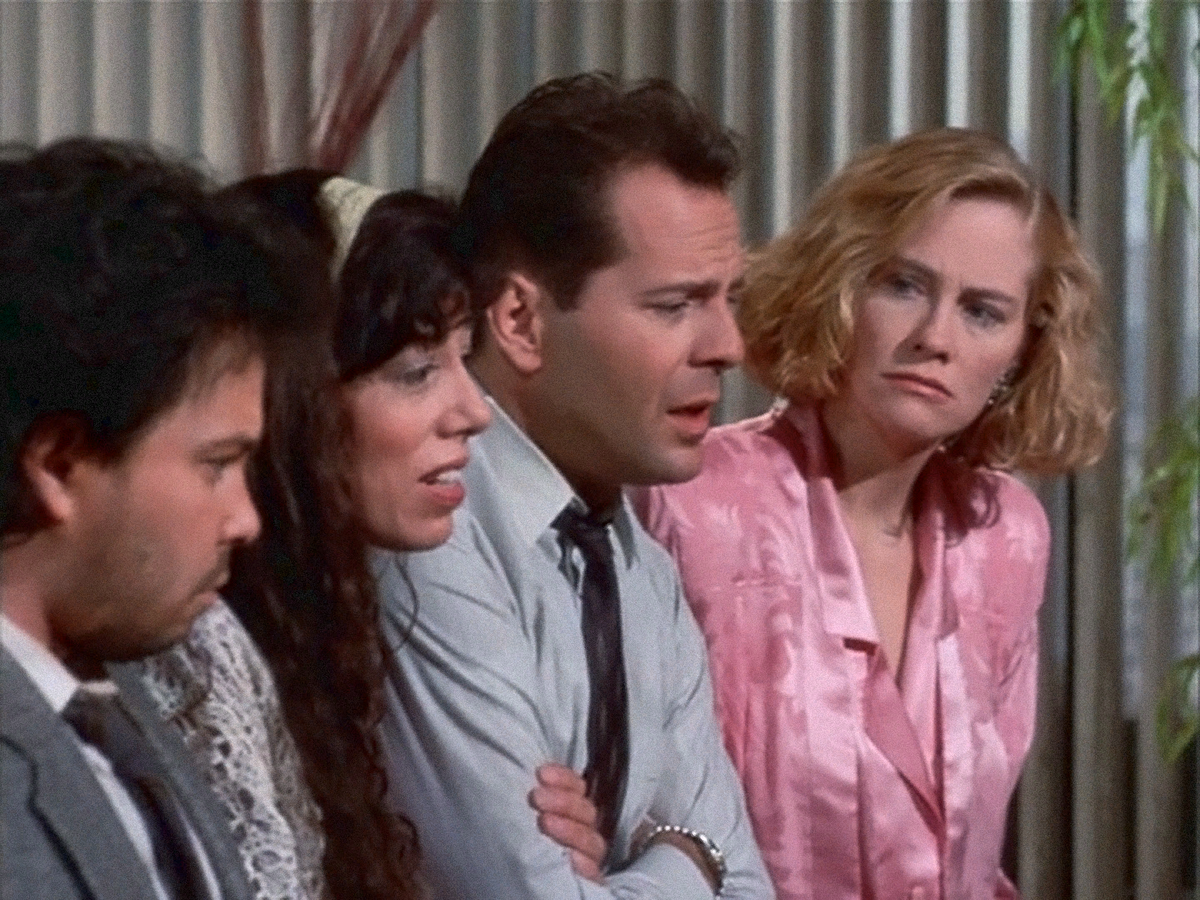 Кадр из голливудского комедийного детектива «Детективное агентство "Лунный свет"»