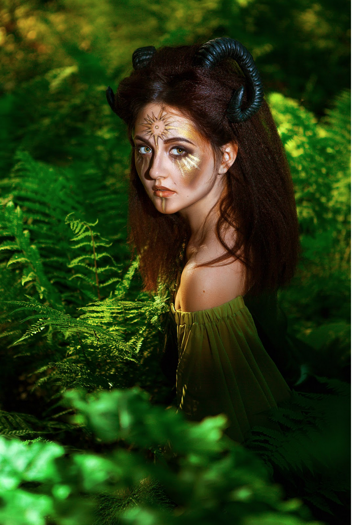    Внешней или накамерной вспышкой можно добиться полноценного студийного качества снимков и художественного света где бы вы не были — так гласит главный принцип стробизма, одного из направлений в фотографии / Фото: Елизавета Чечевица