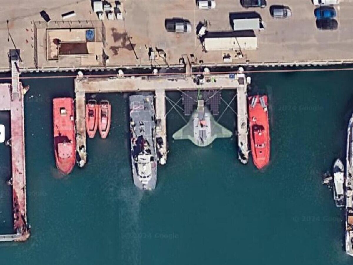    Прототип американского морского беспилотника, обнаруженный пользователями Google Maps© Google Maps