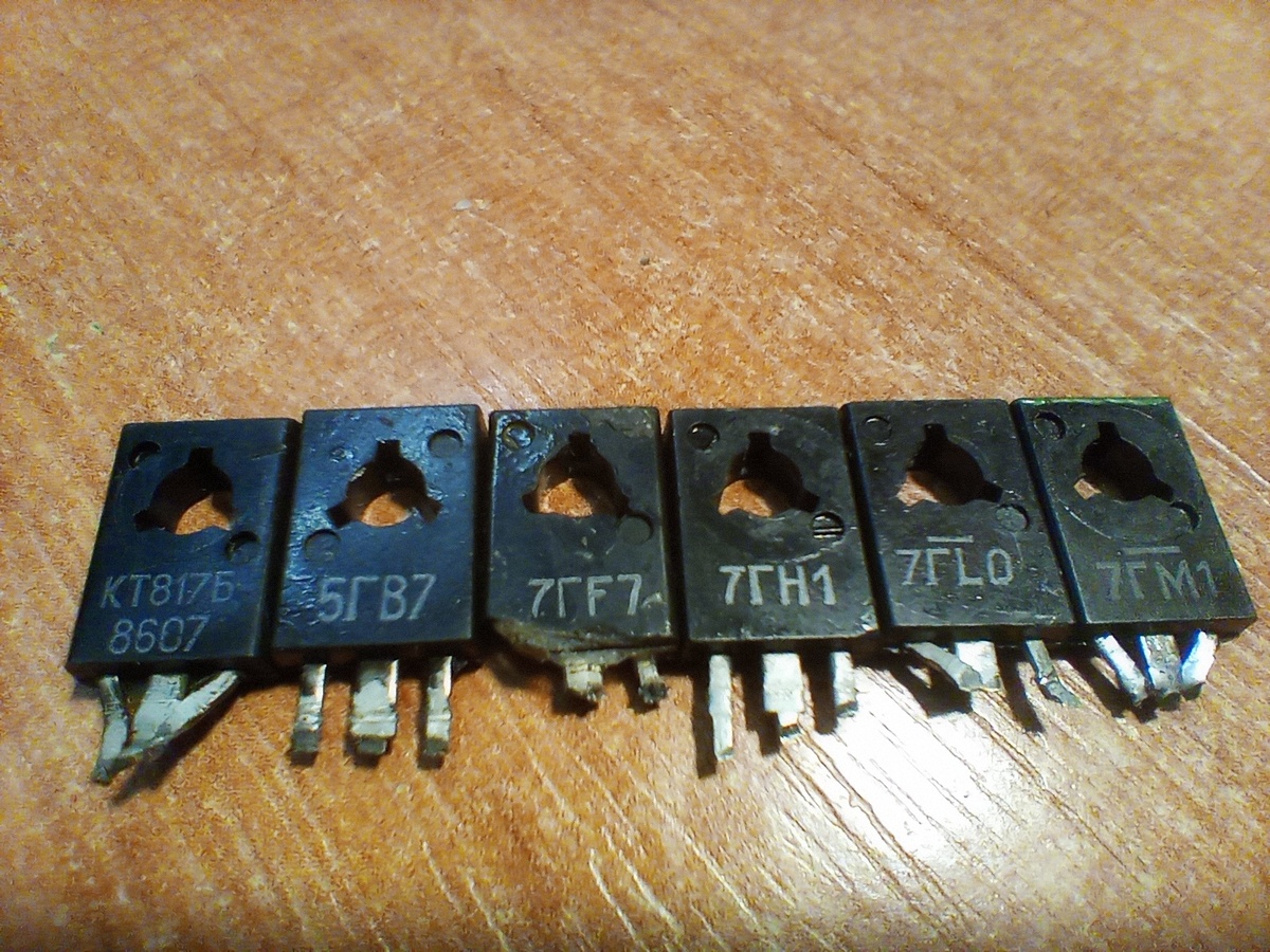 6 транзисторов.