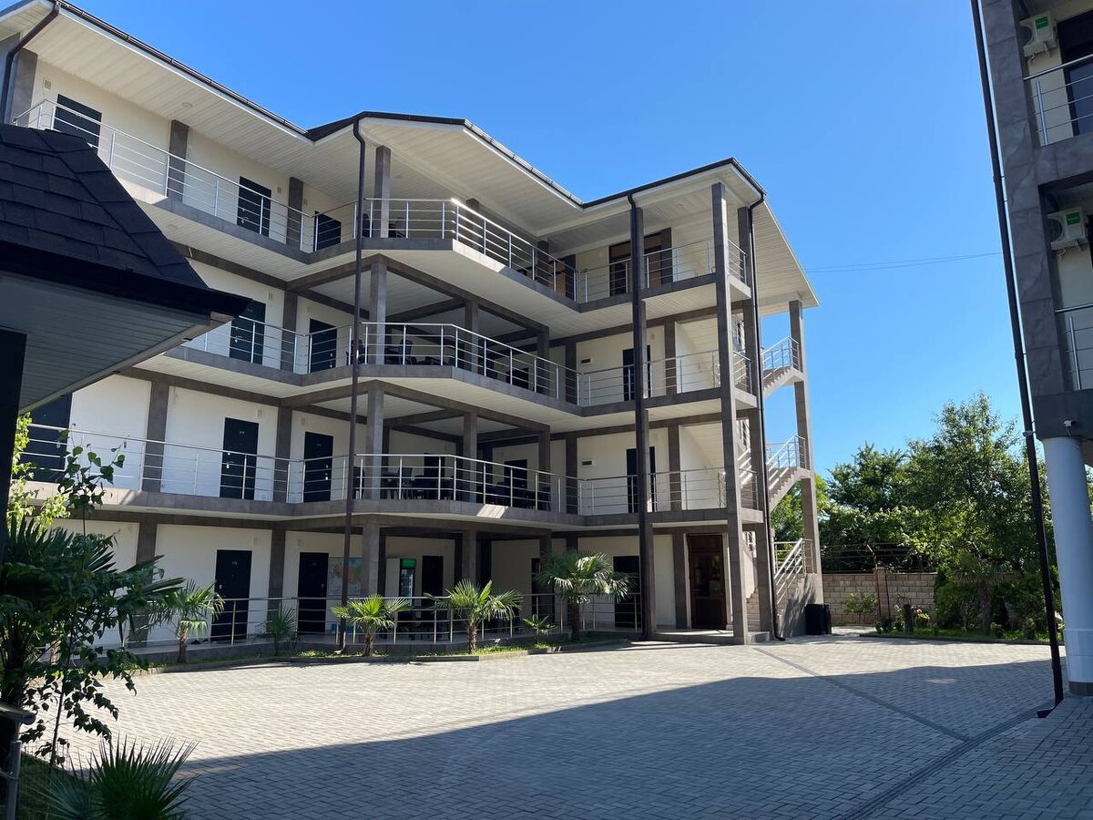 Эта гостиница за 30 тысяч, в 10 минутах от пляжа