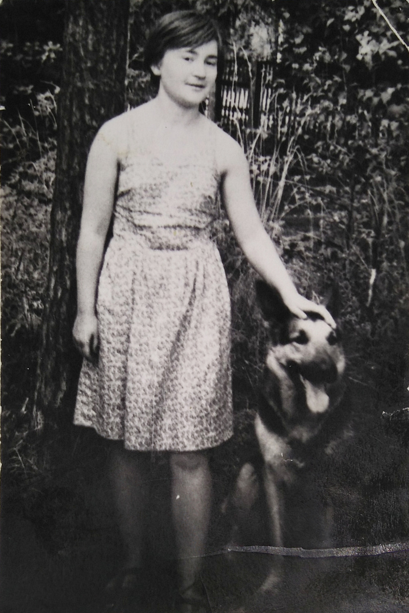 Кратово. Я с собакой Гердой. Тут мне 15 лет.